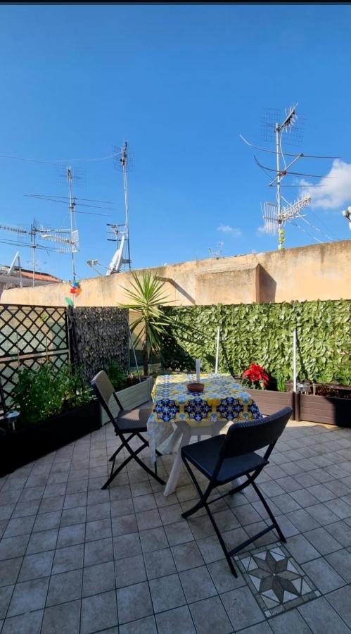 Terrazza Del Santo 2,0 - La Terrazza Nel Cuore Di Napoli Nápoles Exterior foto